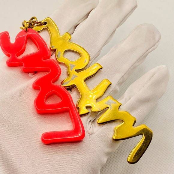 EUC Louis Vuitton LE Fuchsia Stephen Sprouse Graffiti Key Holder / Bag Charm - Picture 4 of 17